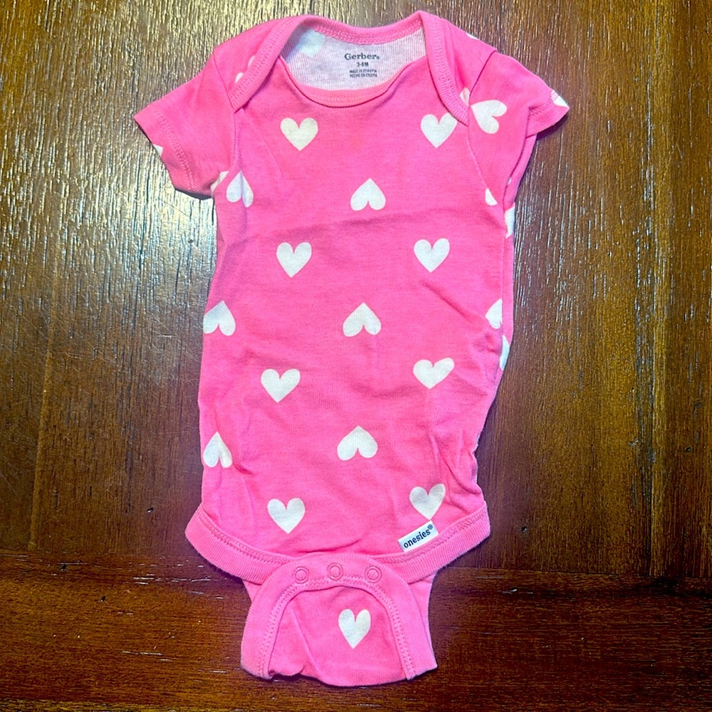 Gerber Onesie 3-6M Pink w/White Hearts